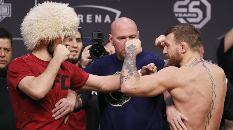 Habibs Nurmagomedovs, UFC prezidents Deina Vaits un Konors Makgregors. Foto: AP/Scanpix