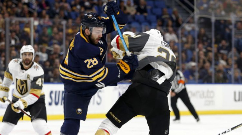 Zemgus Girgensons pret Lasvegasu. Foto: Reuters/Scanpix