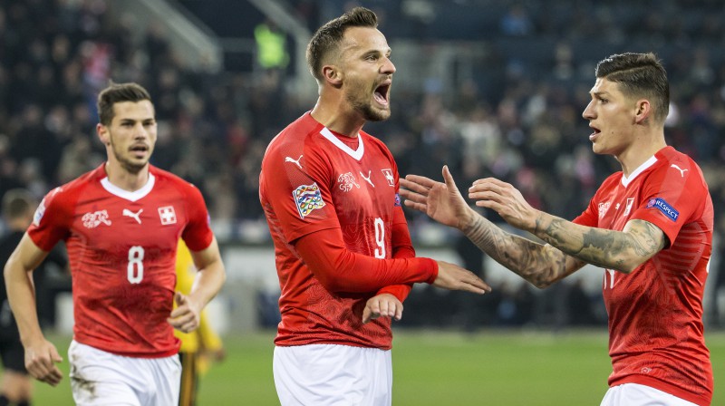 "Hat-trick" autors Hariss Seferovičs (vidū). Foto: EPA/Scanpix