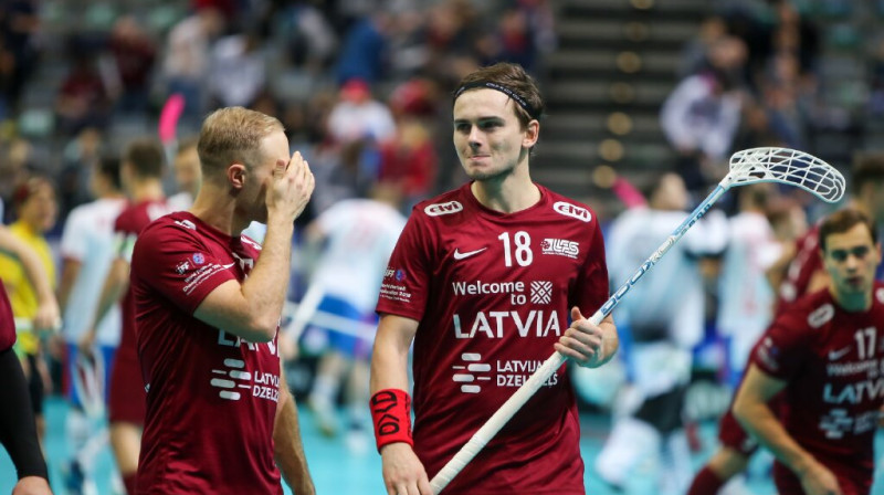 Atis Stepāns cīņā iesaistījās spēles trešajā periodā, uzreiz tiekot pie vārtu guvuma
Foto: Ritvars Raits, Floorball.lv