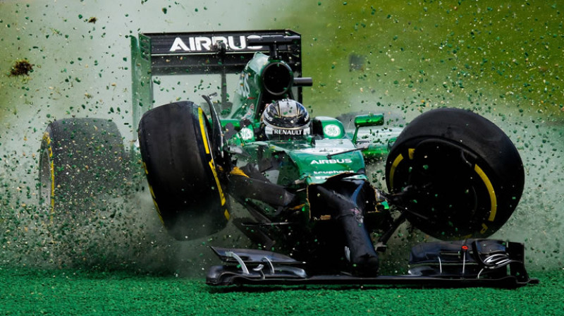 "Caterham" formula avārijas brīdī. Foto: Caterham F1