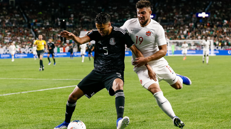 Cīņas epizode Meksikas un Kanādas futbola izlašu spēlē. Foto: Isaiah J. Downing/Today Sports/Scanpix