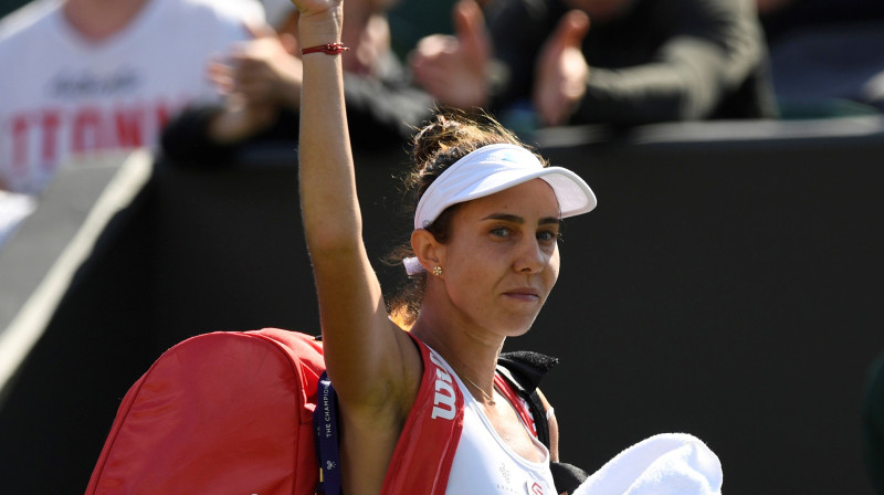 Mihaela Buzarnesku atvadās no Top 100. Foto: Reuters/Scanpix