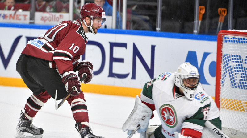 Lauris Dārziņš pret Timuru Biļalovu. Foto: Romāns Kokšarovs/F64