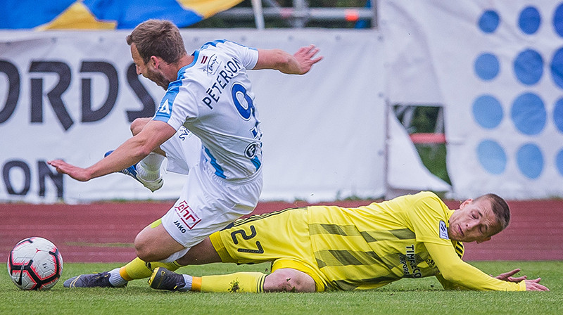 Romāna Mickeviča izklupiens un vārtu guvums pēdējās sekundēs izrāva "Ventspils" uzvaru. Foto: Zigismunds Zālmanis