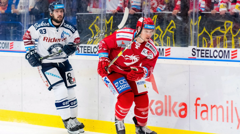 Guntis Galviņš (priekšplānā). Foto: Lukáš Filipec/hcocelari.cz