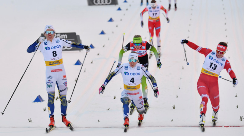 Sieviešu fināla finišs PK posmā Fālunā. Foto: Reuters/Scanpix.