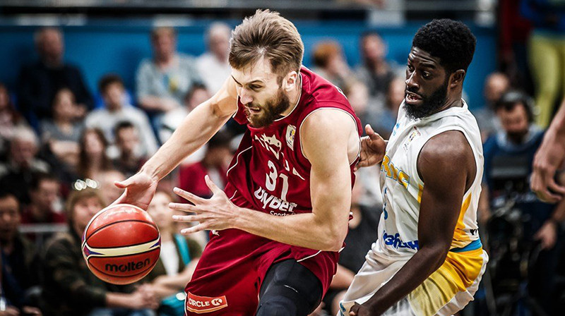 Žanis Peiners pēc medicīniskajiem izmeklējumiem nepalīdzēs izlasei šajā sabraukumā. Foto: basket.lv