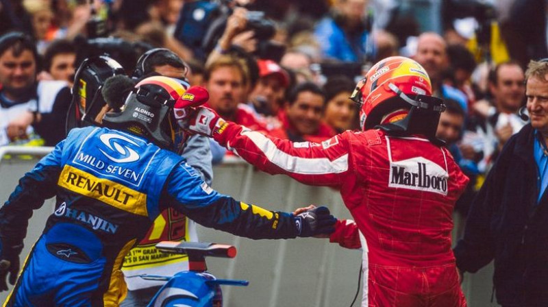 Fernando Alonso un Mihaels Šūmahers. Foto: Motorsport.com