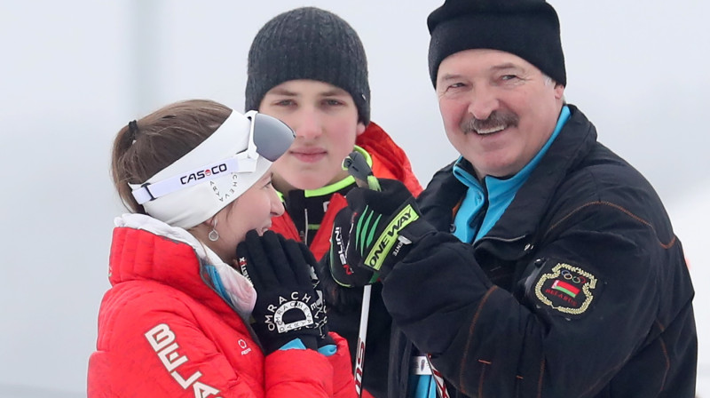 Darja Domračova un Aleksandrs Lukašenko 2019. gadā. Foto: Natalia Fedosenko/TASS/Scanpix