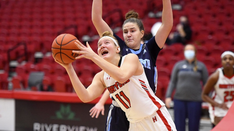 Paula Mauriņa: 12 punkti NCAA debijas spēlē. Foto: Hartford