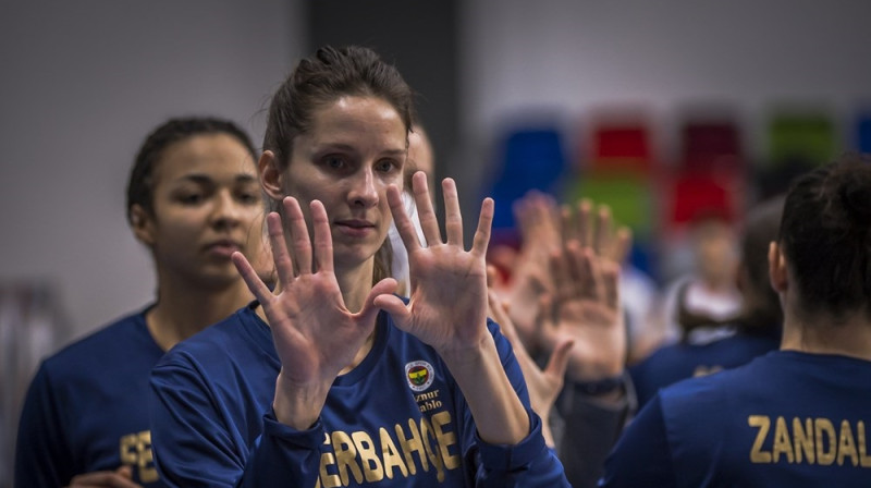 Kristīne Vītola: astoņas spēles Turcijas superkluba rindās. Foto: FIBA