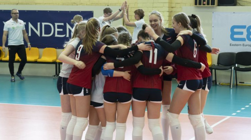 Latvijas U-16 meiteņu izlase. Foto: Latvijas Volejbola federācija