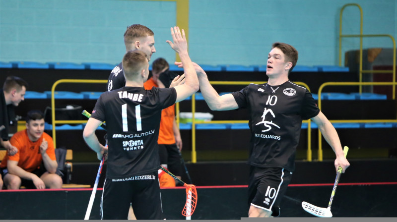 "Irlava/Avant" pēc kārtējā vārtu guvuma. Foto: Ritvars Raits, floorball.lv