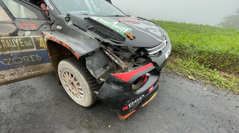 Alekseja Lukjaņuka mašīnas bojājumi pēc avārijas. Foto: ewrc-results.com