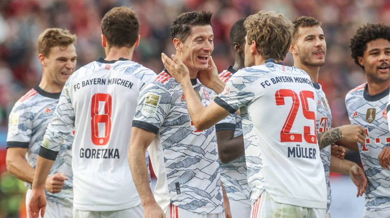 "Bayern" atzīmē vārtu guvumu. Foto: imago images/RHR-Foto/Scanpix