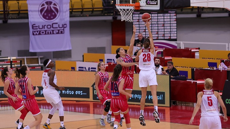 Kristīne Vītola (#28) spēlē pret "Crvena zvezda". Foto: EuroCup Women