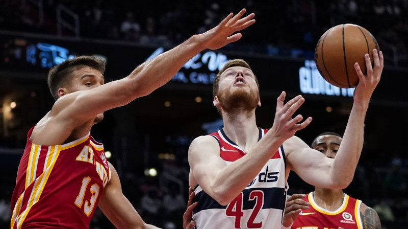 Bogdans Bogdanovičs un Dāvis Bertāns Foto:AP/Scanpix