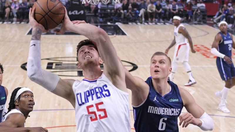 Kristaps Porziņģis spēlē pret "Clippers". Foto: AP/Scanpix