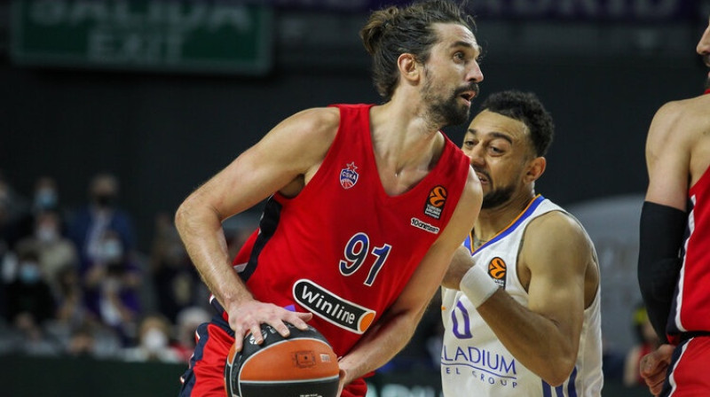 Aleksejs Šveds ar bumbu. Foto: ZUMAPRESS/Scanpix