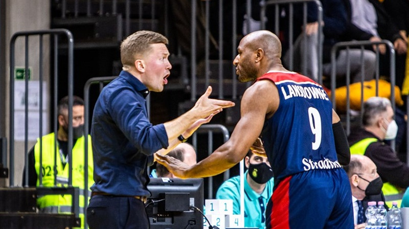 Lasi Tuovi un Denadrē Lensdauns. Foto: FIBA Champions League