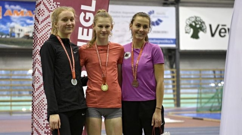 Gerda Kerija Dreimane (pa kreisi). Foto: athletics.lv