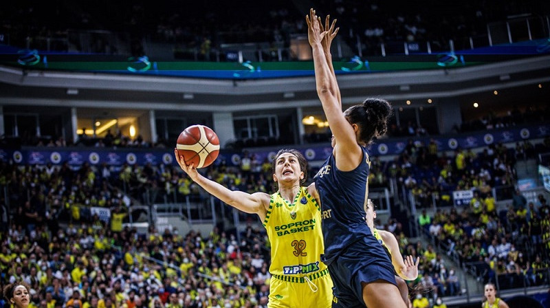 Jeļena Brūksa-Milovanoviča 2022. gada 10. aprīlī. Foto: EuroLeague Women