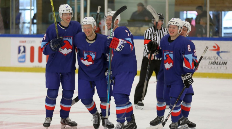 Islandes izlases hokejisti svin vārtu guvumu. Foto: Stefán Örn Sigurðsson/ÍHÍ Íshokkísamband Íslands