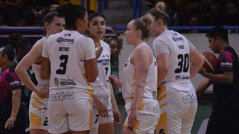 Ilze Jākobsone un Agvaskaljentes "Panthers": 4-0 Meksikas čempionātā. Foto: LNBP