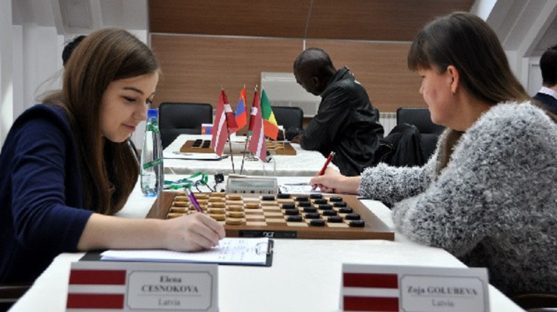 Jeļena Česnokova un Zoja Golubeva. Foto: ufa17.fmjd.org