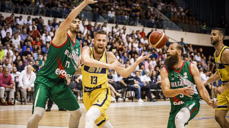 Džanans Musa (#13) nacionālās izlases spēlē. Foto: FIBA