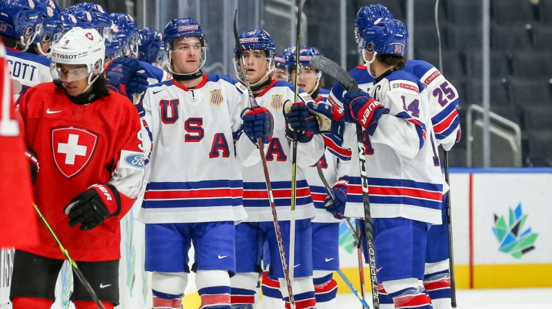 ASV U20 izlases hokejisti svin vārtu guvumu. Foto: IIHF