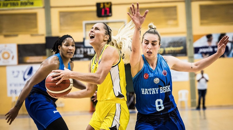 Elīna Babkina Eiropas kausa spēlē pret Antākijas "Hatay". Foto: FIBA