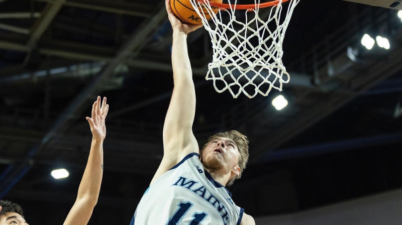 Kristiāns Feierbergs 2022. gada 11. novembrī. Foto: Maine Black Bears