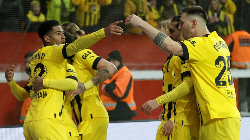 Dortmundes "Borussia" futbolisti. Foto: EPA/Scanpix