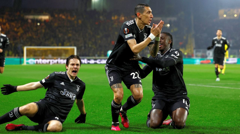 Anhels di Marija un citi Turīnas "Juventus" futbolisti pēc vārtu guvuma. Foto: Stephane Mahe/Reuters/Scanpix