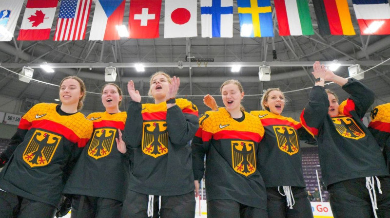 Vācijas valstsvienības hokejistes. Foto: IIHF