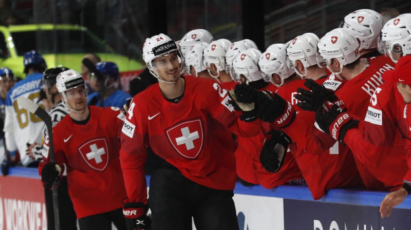 Šveices hokejisti. Foto: EPA/Scanpix