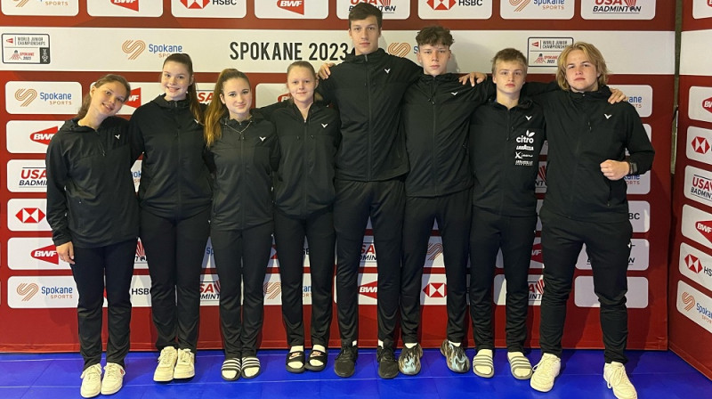 Latvijas junioru badmintona izlase. Foto: Latvijas Badmintona federācija.