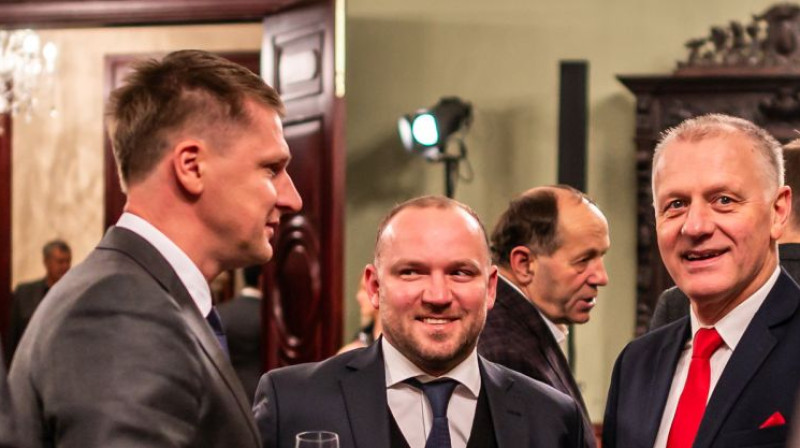 LFF ģenerālsekretārs Arturs Gaidels, prezidents Vadims Ļašenko un viceprezidents Olafs Pulks. Foto: Sanita Ieva Sparāne/LFF