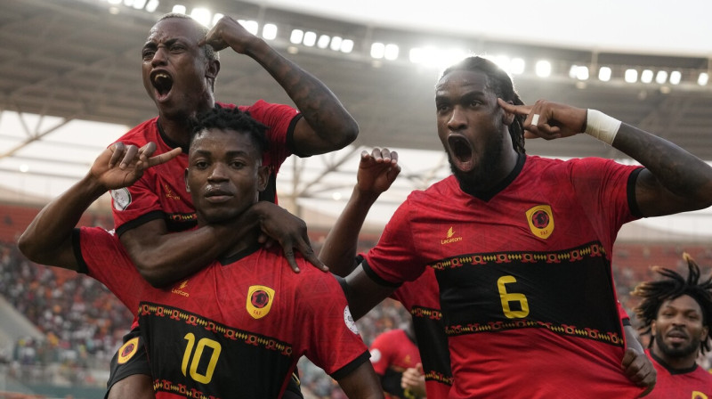 Angolas valstsvienības futbolisti. Foto: Themba Hadebe/AP/Scanpix