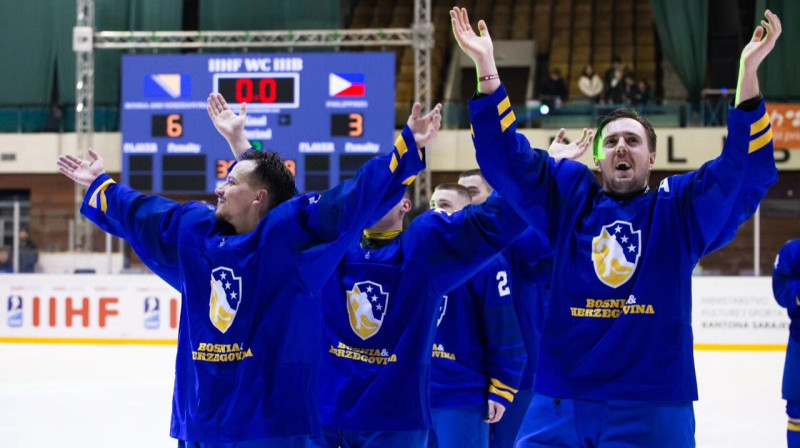 Bosnijas un Hercegovinas valstsvienības hokejisti pēc uzvaras pār Filipīnām. Foto: Jaca Kalač/Hokejaški savez Bosne i Hercegovine