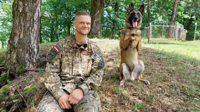 Matīss Bincis un Džeks. Foto: Judīte Čunka/Latvijas Televīzija