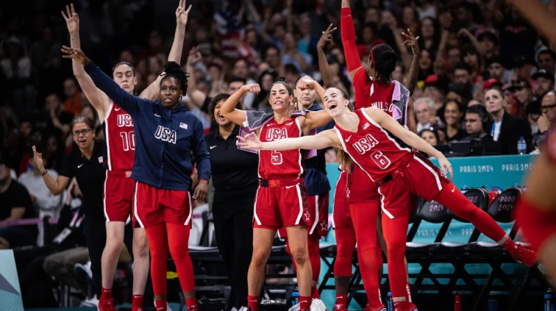 ASV basketbolistes 2024. gada 4. augustā Pjēra Moruā stadionā. Foto: FIBA