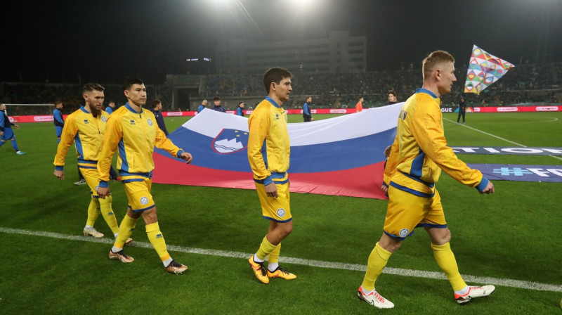 Mirklis pirms Kazahstānas un Slovēnijas valstsvienību spēles Almati. Foto: Pavel Mikheyev/Reuters/Scanpix