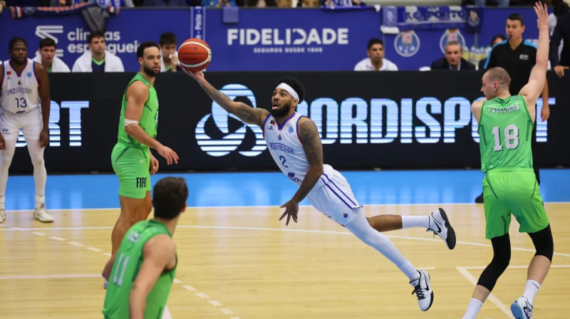 Mirklis no "Porto" un Bursas "Tofaş" spēles. Foto: FIBA