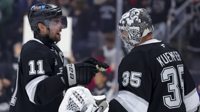 Anže Kopitars un Dārsijs Kempers. Foto. AP. Scanpix