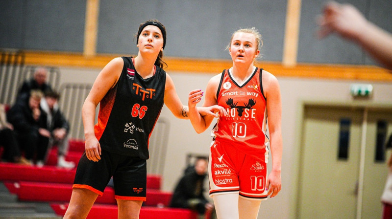 Sindija Miščenko un Elizabete Bulāne 2025. gada 12. janvārī. Foto: WBBL