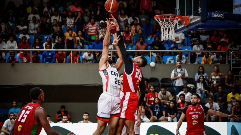 Mirklis no Madagaskaras un Ēģiptes valstsvienību spēles. Foto: FIBA