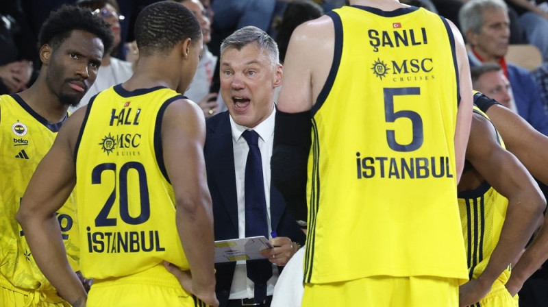 Šarūns Jasikevičs un "Fenerbahce" basketbolisti Foto: EPA/Scanpix